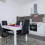 Apartament Roza *