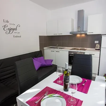 Roza Apartment Mokosica