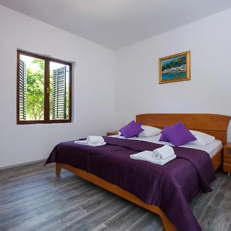 Apartment Roza Mokosica